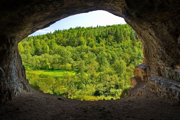 Вид из пещеры Игнатьевская. Автор: kluus