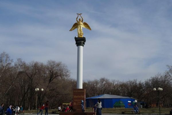 Памятник «Добрый ангел мира» (парк «Сад Победы», г. Челябинск) 4