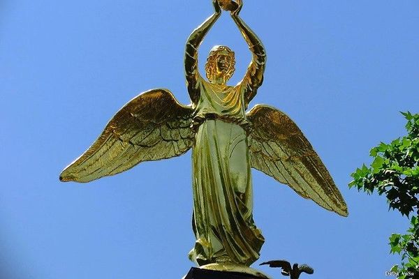 Памятник «Добрый ангел мира» (парк «Сад Победы», г. Челябинск) 2
