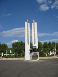 Миасс. Памятник первому уральскому автомобилю. 