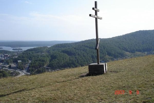 Крест на горе Каравай. Автор: MaxNovic.