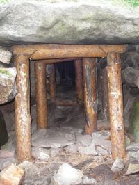 Пещерный комплекс старообрядческого скита на острове Веры озера Тургояк 5