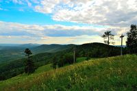 Вид с г. Вишневая на одноименные горы. Автор: Дима Жучков.