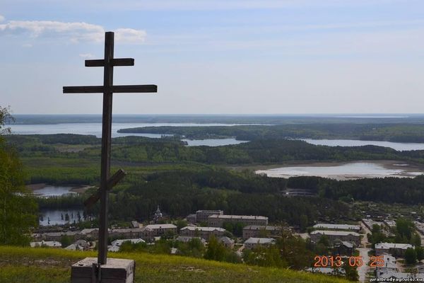 Памятный крест на горе Каравай. Автор: yralez.