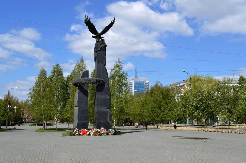 Памятник воинам интернационалистам на Бульваре Славы
