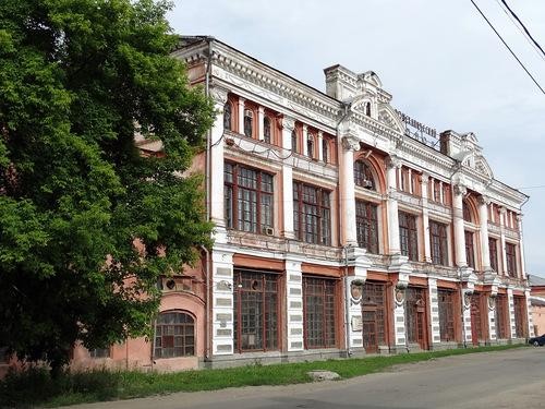 Здание пассажа Яушевых в Троицке