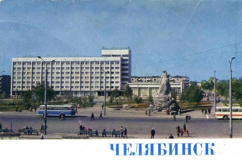 Привокзальная площадь. фото К. Волкова. 1973 год.
